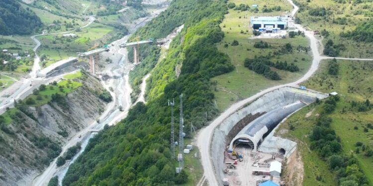 ქვეშეთი-კობის გზის მშენებლობისას მიწა ჩამოიშალა – დაღუპულია ოთხი ადამიანი