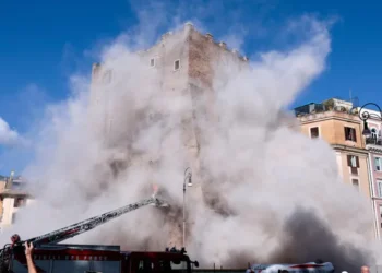 ვიდეო – რომში კოლიზეუმის მიმდებარედ შუა საუკუნეების ისტორიული კოშკი ჩამოინგრა, არიან დაშავებულები