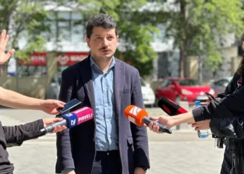 პატიმრები გვიყვებიან ერთსა და იმავეს: მატლიანი საკვები, სიბინძურე და არასათანადო პირობები – გახსენით კარი და დაუშვით მედია, თუ დასამალი არაფერი გაქვთ! – ლაშა ტყეშელაძე