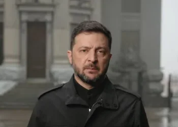 ვოლოდიმირ ზელენსკი – ახლა უკრაინა შეიძლება ძალიან რთული არჩევანის წინაშე დადგეს – ან ღირსების დაკარგვა, ან საკვანძო პარტნიორის დაკარგვის რისკი