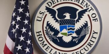 აშშ-მა გამოაქვეყნა დაკავებულ უცხოელთა სია „უარესთა შორის უარესები“, რომელთა შორის არის საქართველოს ორი მოქალაქე