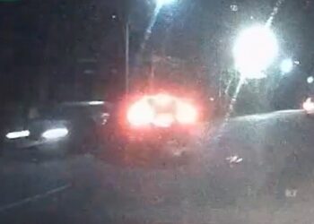 ვიდეო – სამი ავტომობილი ერთმანეთს შეეჯახა – დაშავებულია ერთი ადამიანი