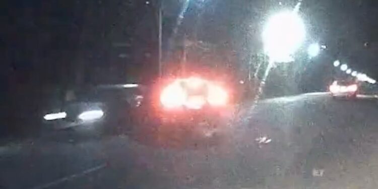 ვიდეო – სამი ავტომობილი ერთმანეთს შეეჯახა – დაშავებულია ერთი ადამიანი