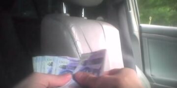 დაკავებულია ოზურგეთის მერიის აუდიტის სამსახურის მოქმედი თანამშრომელი და ერთ-ერთი სოფლის ყოფილი რწმუნებული