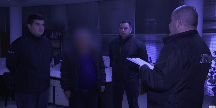 გზის გაყვანის სამუშაოების დროს, მოქალაქეს რკინის მილი დაეცა და გარდაიცვალა – დაკავებულია ერთი პირი