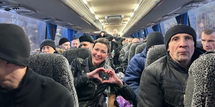 ბელარუსმა 100-ზე მეტი პოლიტიკური პატიმარი გაათავისუფლა