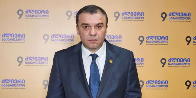 ეს არის „კლანებს“ შორის ბრძოლა – გვეუბნებიან, რომ წლების განმავლობაში, „ქართულ ოცნებაში“ კორუფცია იყო მოდებული, მაგრამ პოლიტიკური პასუხისმგებლობა სად არის?! – ლევან სამუშია