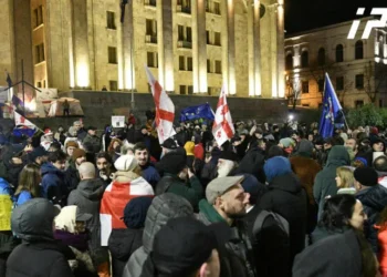 პარლამენტთან საპროტესტო აქცია მიმდინარეობს