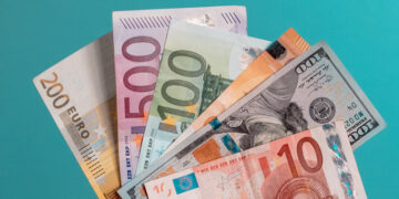 რა ღირს დოლარი და ევრო სავალუტო ჯიხურებში?