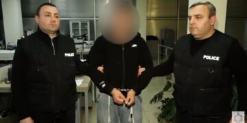 პოლიციამ თბილისში ძალადობის ბრალდებით ოთხი პირი დააკავა