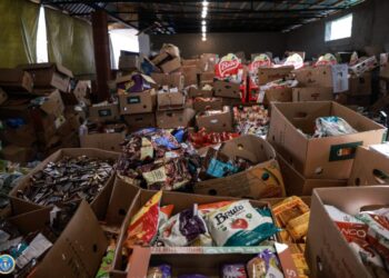 დააკავეს პირი, რომელიც ვადაგასულ ბრენდულ პროდუქციას ვარგისიანობის ვადას უცვლიდა და ყიდდა