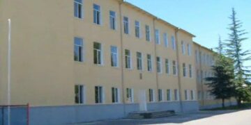 წუხელ ოზურგეთის მეოთხე საჯარო სკოლაში ხანძარი იყო