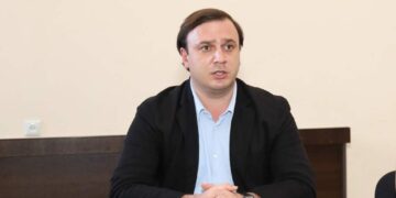 პოლიციელზე განხორციელებული ჯგუფური ძალადობის ბრალდებით ჩოხატაურის საკრებულოს თავმჯდომარე დავით შარაშიძე დააკავეს