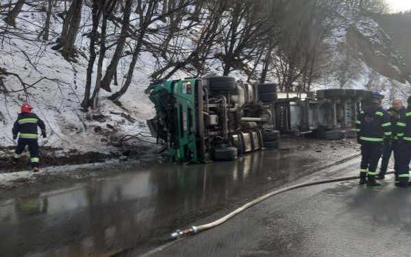 ავტოსაგზაო შემთხვევის გამო, მცხეთა–სტეფანწმინდა–ლარსის გზაზე მოძრაობა დილამდე შეზღუდულია
