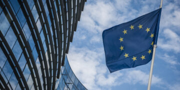 ევროკომისიამ საქართველოს დიპლომატიური, სამსახურებრივი და ოფიციალური პასპორტების მფლობელებისთვის უვიზო მიმოსვლის შეჩერების პროცესი დაიწყო