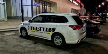 რუსთავში, ქალაქის ცენტრში მოზარდი დაჭრეს