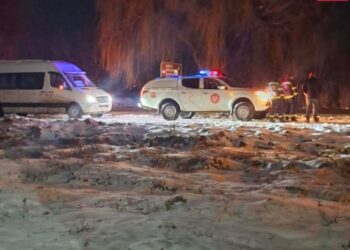 ერთმანეთს სამგზავრო მიკროავტობუსი და მსუბუქი ავტომანქანა შეეჯახა – ავარია ოსიაურთან