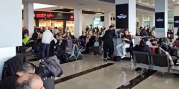 ბათუმის აეროპორტში უამინდობის გამო რამდენიმე მიმართულებით ფრენები ვერ სრულდება