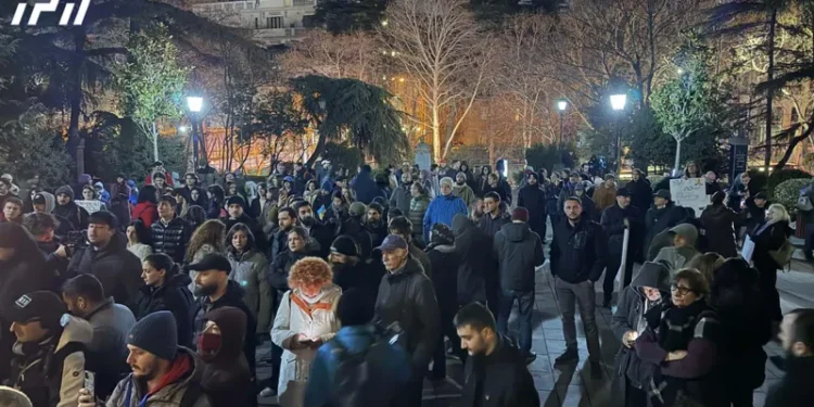 თსუ-სთან საპროტესტო აქცია მიმდინარეობს – სტუდენტები და ლექტორები მსვლელობით ტექნიკურ უნივერსიტეტთან მიმდინარე პროტესტს შეუერთდებიან