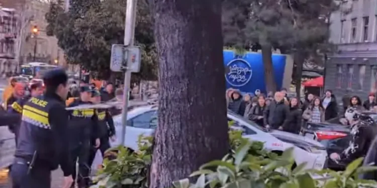 8 წლამდე პატიმრობა ემუქრება კაცს, რომელიც დღეს თბილისში, 51 სკოლასთან დააკავეს