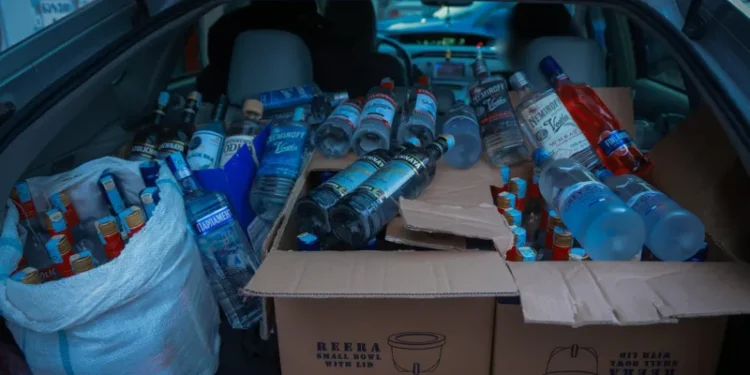 დაცვის კომპანიის ოფისში ბრენდულ არყებს ამზადებდნენ – დაკავებულია 2 პირი