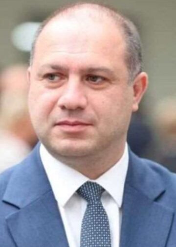 მიქანაძის თქმით, სკოლებში სავალდებულო მე-12 კლასი 2027 წლიდან გაუქმდება