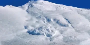 სამაშველო სამსახურმა ზვავის ჩამოწოლისას, თოვლის ქვეშ მოყოლილი ერთი პირი ამოიყვანა