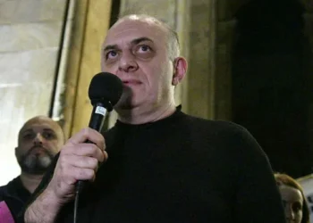 მურთაზ ზოდელავა – თუ არაფერ შუაში მყოფი ადამიანი არსებობს ბუნებაში, ეს არის პაატა მანჯგალაძე – აბსოლუტურად იგივეა ირაკლის და ლაშას შემთხვევაც, მაგრამ პაატას შემთხვევა კიდევ უფრო განსაკუთრებულია