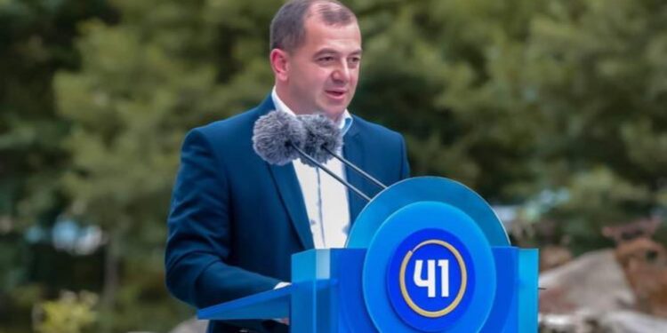 ლენტეხის ყოფილ მერს 18 000-ლარიანი გირაო შეეფარდა