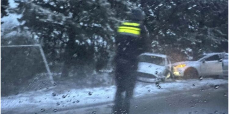 ერთმანეთს სამი ავტომობილი შეეჯახა – ავარია თბილისში