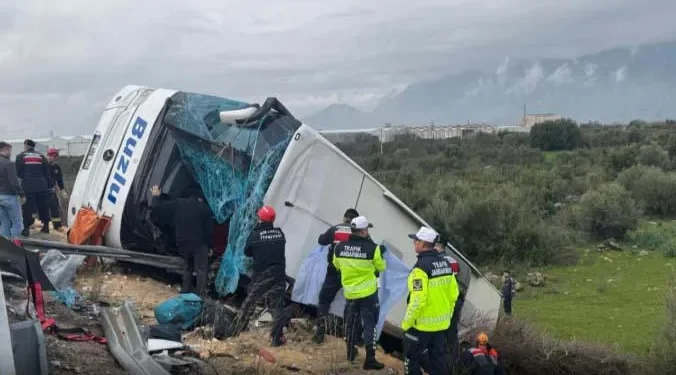 თურქეთში სამგზავრო ავტობუსი გადაბრუნდა, არიან დაღუპულები