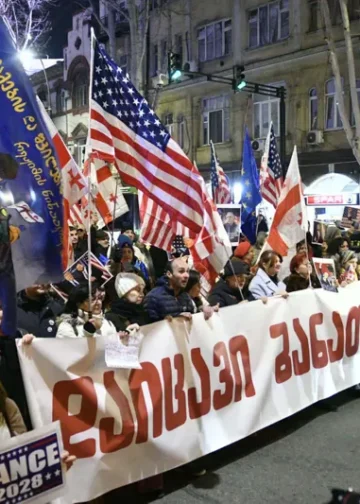 ფილარმონიიდან პარლამენტისკენ საპროტესტო მარში იმართება