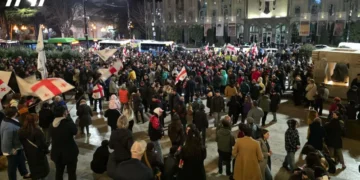 პარლამენტთან საპროტესტო აქცია მიმდინარეობს