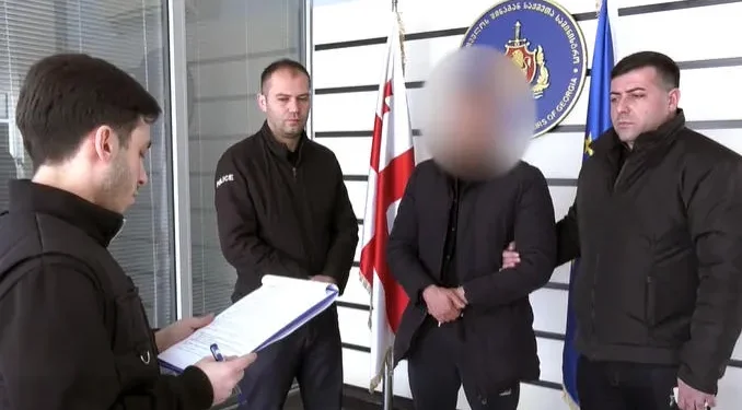 პოლიციამ ცოლად შერთვის მიზნით თავისუფლების უკანონო აღკვეთისა და გაუპატიურების ბრალდებით 3 პირი დააკავა