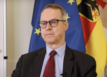 ”ბატონი პაპუაშვილი ჯამში 21 წელი იყო გერმანულ ანაზღაურებაზე, ის 48 წლისაა, 21 და 48 – ამაზე დამატებითი კომენტარი არ მაქვს” – გერმანიის ელჩი