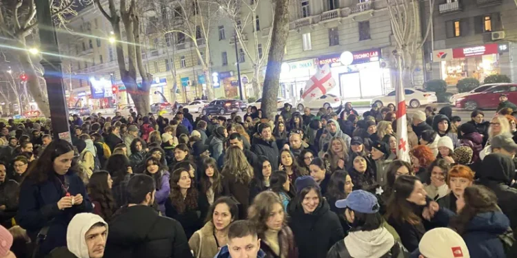 ილიას სახელმწიფო უნივერსიტეტთან საპროტესტო აქცია მიმდინარეობს