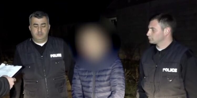 “ავტომანქანას ცეცხლი წაუკიდა” – მუქარის და სხვისი ნივთის დაზიანებისთვის 2 პირი დააკავეს