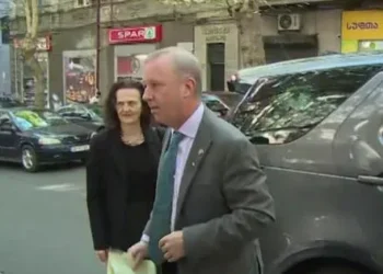 დიდი ბრიტანეთის ელჩი საგარეო საქმეთა სამინისტროში მივიდა