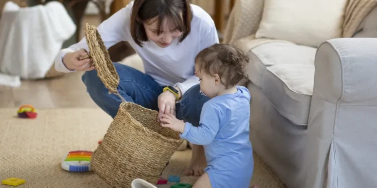 როგორ უნდა მიხვდეთ, რომ ძიძა “გასაშვებია” – ნიშნები, რომლებზეც მშობლებმა თვალი არ უნდა დახუჭონ