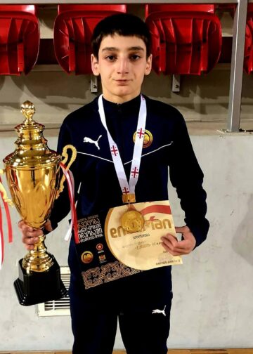 ოზურგეთელი ახალგაზრდა მოჭიდავე საქართველოს ჩემპიონი გახდა
