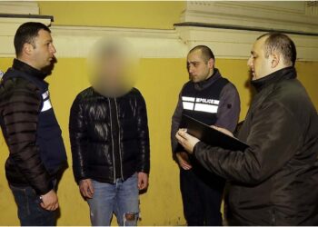 დააკავეს ახალგაზრდები, რომლებმაც თბილისში უცხო ქვეყნის მოქალაქე დააყაჩაღეს