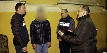 დააკავეს ახალგაზრდები, რომლებმაც თბილისში უცხო ქვეყნის მოქალაქე დააყაჩაღეს