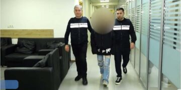 14 წლის მოზარდმა 2008 წელს დაბადებულ პირს შუშის ნატეხით სახის არეში მძიმე დაზიანებები მიაყენა