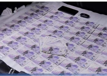 დააკავეს 3 პირი, რომლებმაც ბათუმში სწრაფი ჩარიცხვის აპარატებში ყალბი კუპიურები მოათავსეს