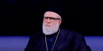 მთავარეპისკოპოსი ზენონი აცხადებს, რომ არის 2 ეპისკოპოსი, რომლებზეც ისურვებდა, რომ პატრიარქობის “ტვირთი აიღონ”