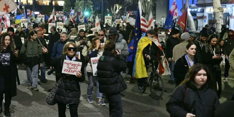 ფილარმონიიდან პარლამენტისკენ ლოზუნგით – „თავისუფლება სინდისის პატიმრებს“, საპროტესტო მარში იმართება