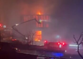 ნახეთ ვიდეო – თბილისში სასაწყობე ფართს ცეცხლი გაუჩნდა