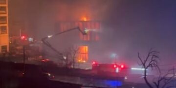 ნახეთ ვიდეო – თბილისში სასაწყობე ფართს ცეცხლი გაუჩნდა