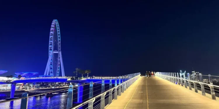 “დუბაი თითქოს მოკვდა…” – პლაჟები და კაფეები დაიკეტა, მაღაზიებში კი ტუალეტის ქაღალდის, ბანანისა და ქათმის მარაგები ამოიწურა. ტურისტების საყვარელი ადგილი ირანის მხრიდან განხორციელებული იერიშების შემდეგ