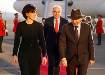 საქართველოში ნიკოლ ფაშინიანის ვიზიტი დაიწყო